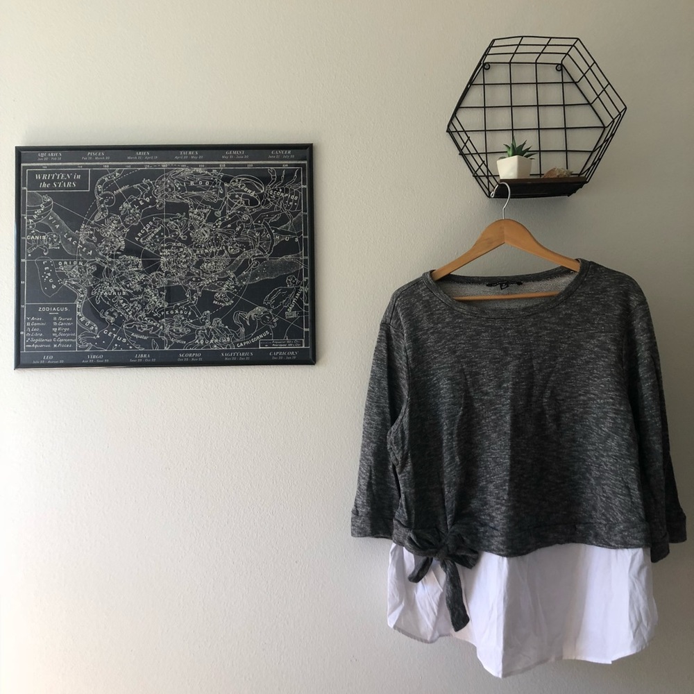 Grey/white maternity top